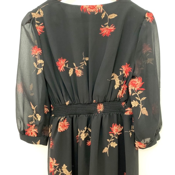 Dynamite Floral Midi Dress - Picture 5 of 9